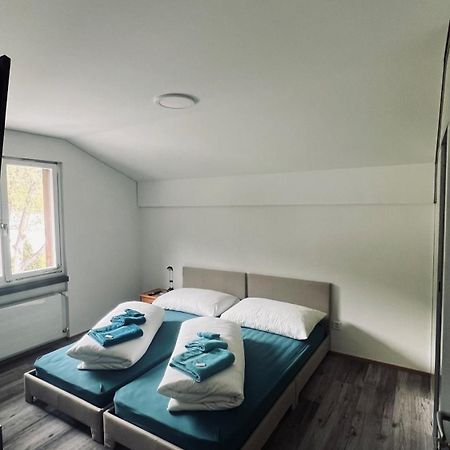 Hotel Pez Ault 디센티스 외부 사진
