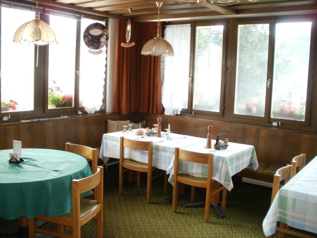 Hotel Pez Ault 디센티스 외부 사진