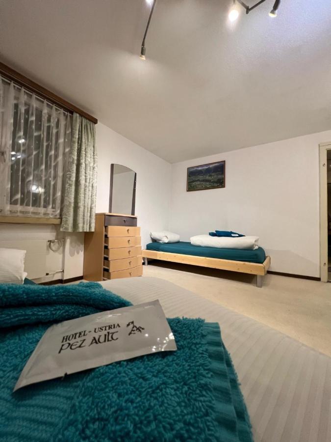 Hotel Pez Ault 디센티스 외부 사진