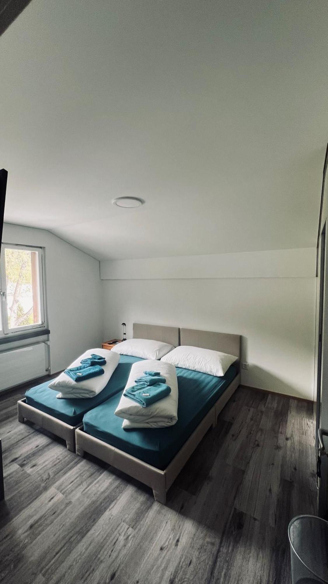 Hotel Pez Ault 디센티스 외부 사진