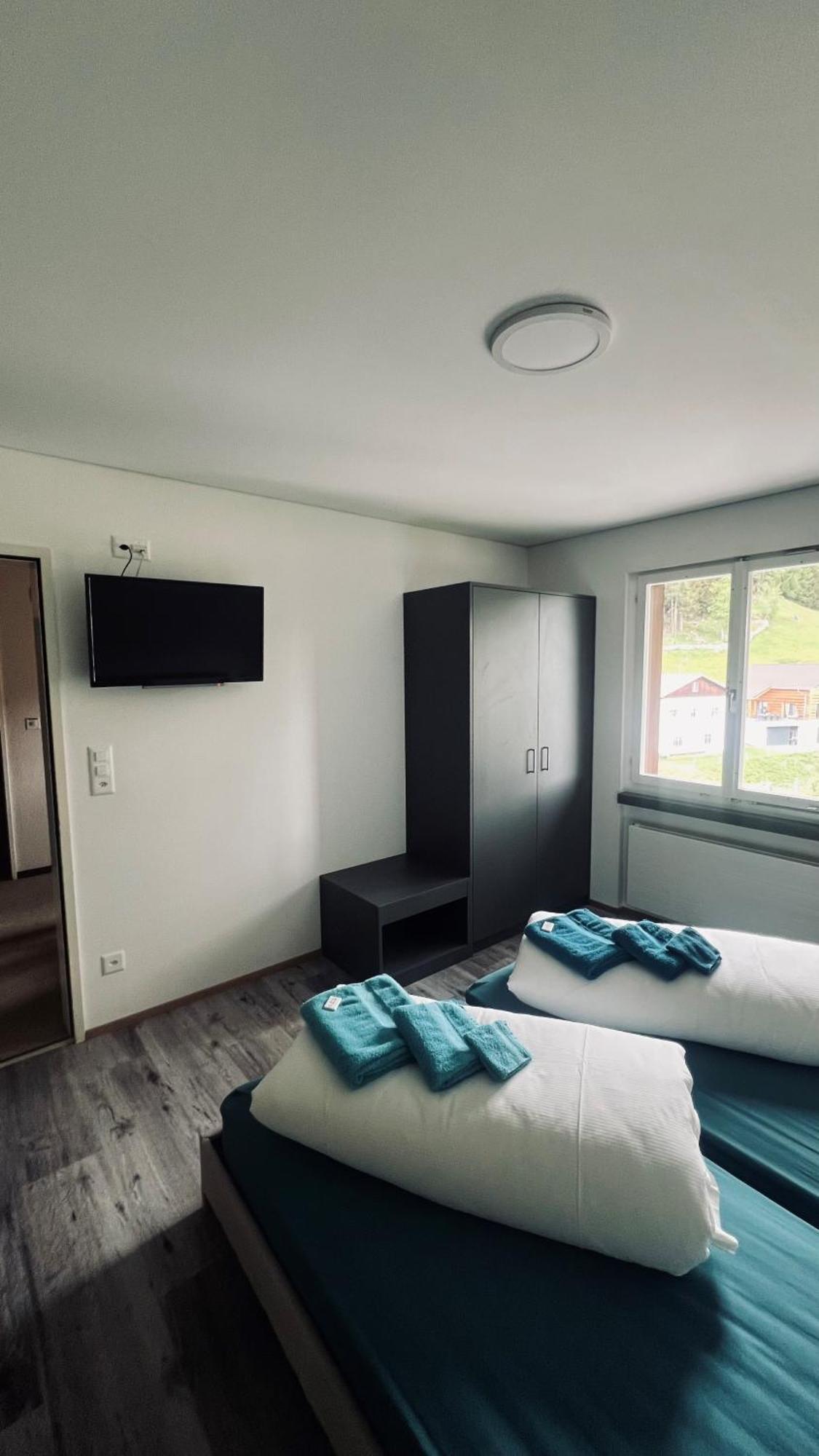 Hotel Pez Ault 디센티스 외부 사진